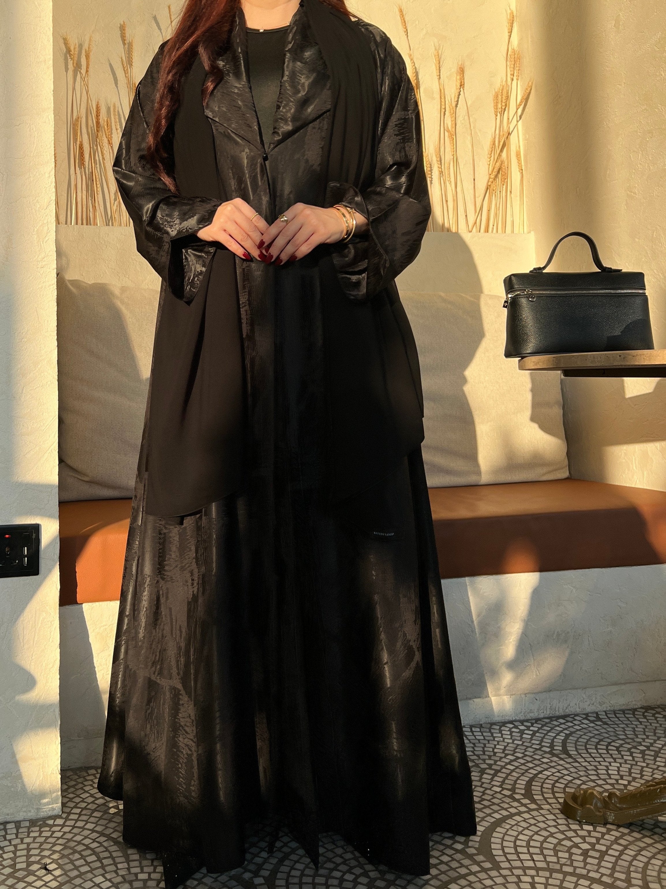 3.2 Noir (Abaya & Shela)