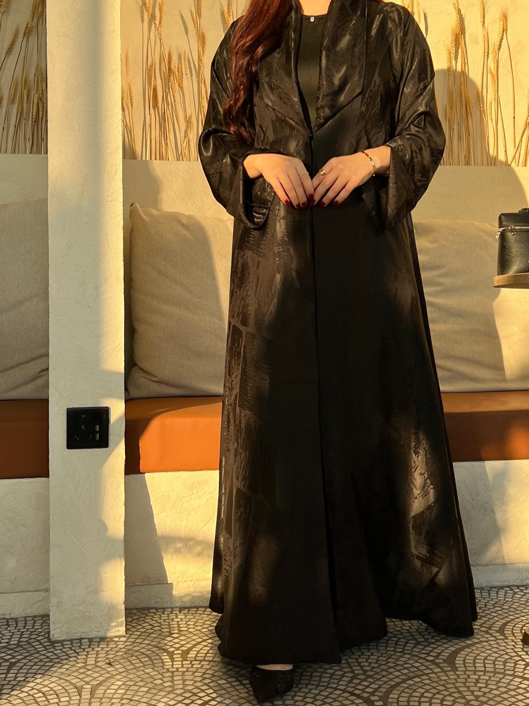 3.2 Noir (Abaya & Shela)